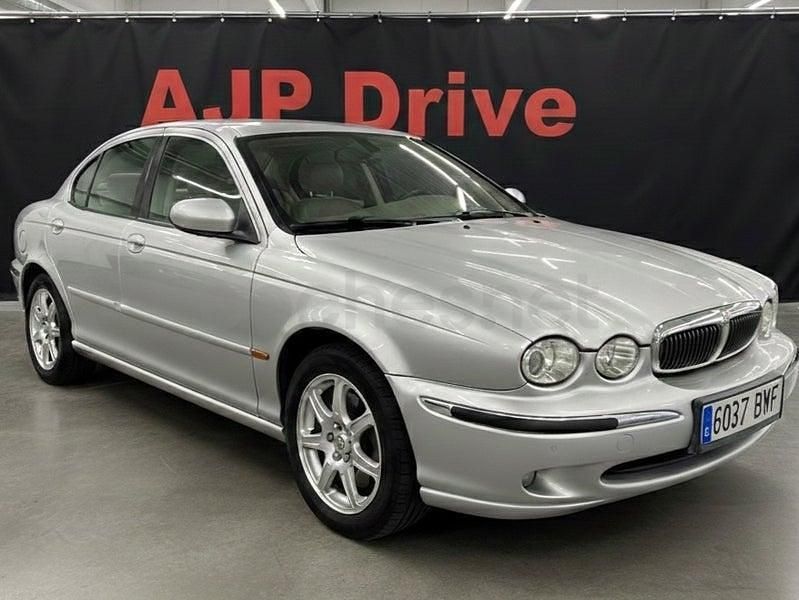 Usado Jaguar X-type 156 CV (114 kW) 2002 Gris / plata Berlina