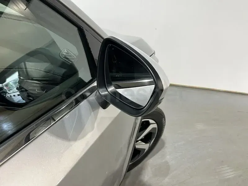 Usado Nissan Qashqai N-Connecta 140 CV (102 kW) 2024 Gris / plata SUV