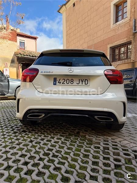 Usado Mercedes A200 AMG line 136 CV (100 kW) 2017 Blanco Berlina
