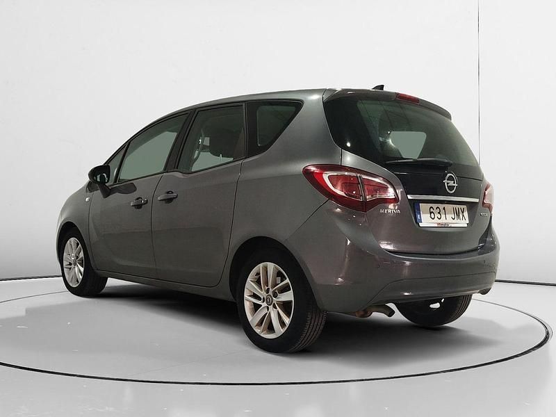 Usado Opel Meriva Selective 110 CV (80 kW) 2016 Gris Monovolumen