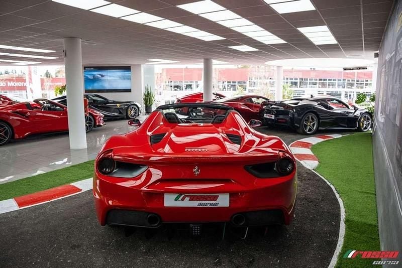 Usado Ferrari 488 670 CV (492 kW) 2016 Rojo Descapotable