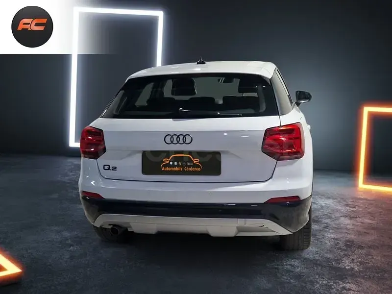 Usado Audi Q2 Black Edition 116 CV (85 kW) 2020 Blanco SUV