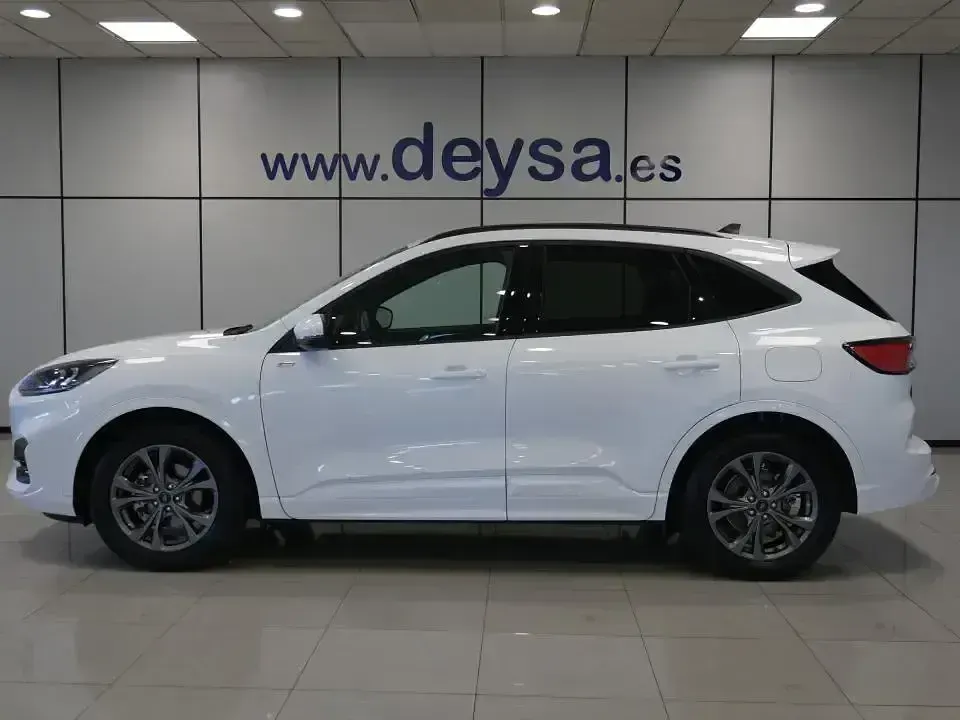 Usado Ford Kuga ST-Line 190 CV (139 kW) 2023 Blanco SUV