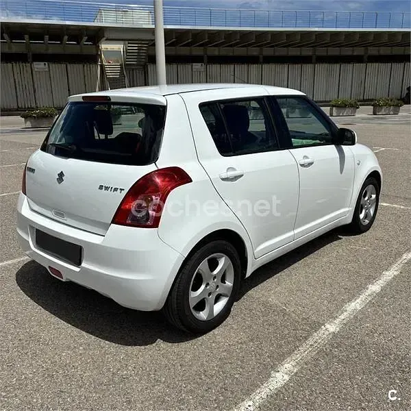 Usado Suzuki Swift GL 92 CV (67 kW) 2010 Blanco Utilitario