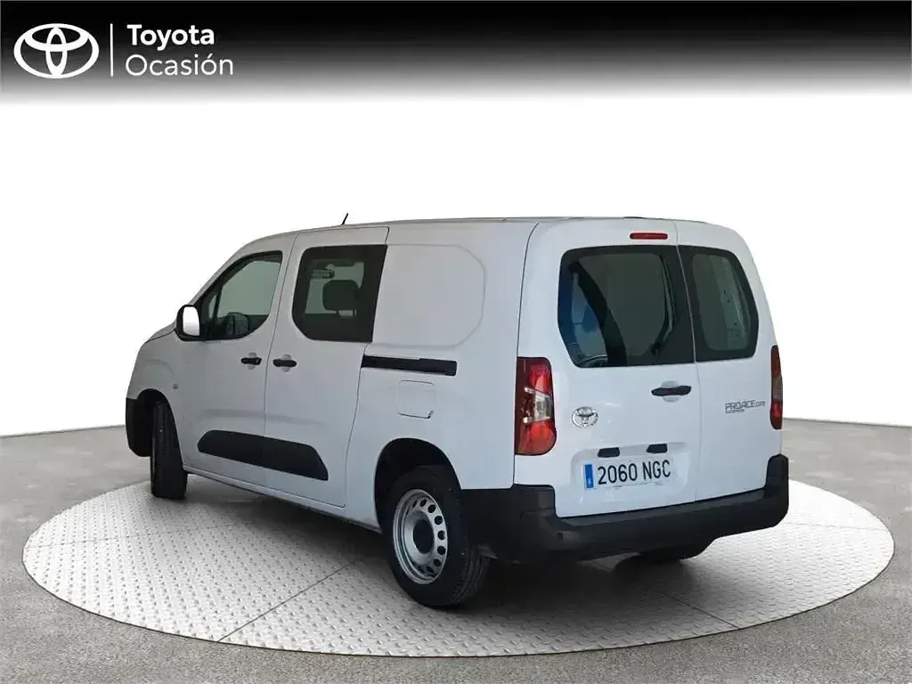 Usado Toyota Proace City City 102 CV (75 kW) 2025 Blanco Monovolumen