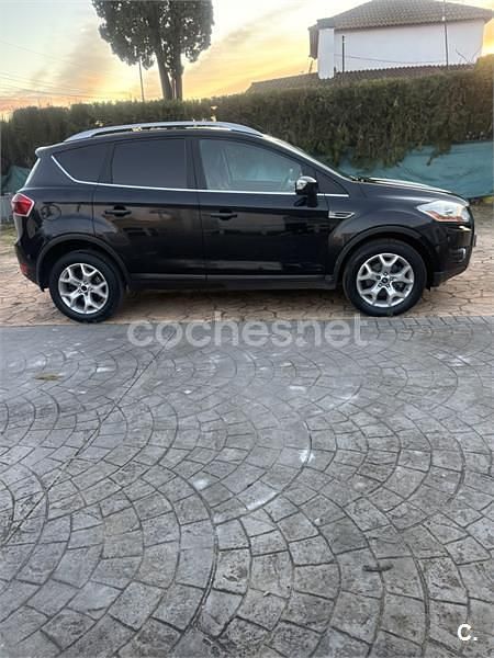 Usado Ford Kuga Titanium 136 CV (100 kW) 2009 Negro SUV
