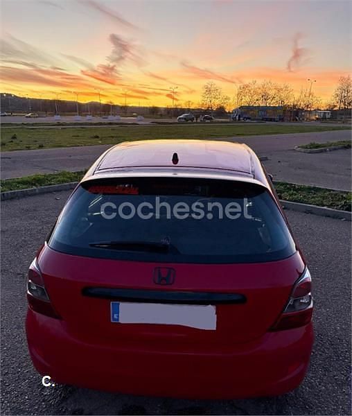 Usado Honda Civic LS 100 CV (73 kW) 2005 Rojo Berlina