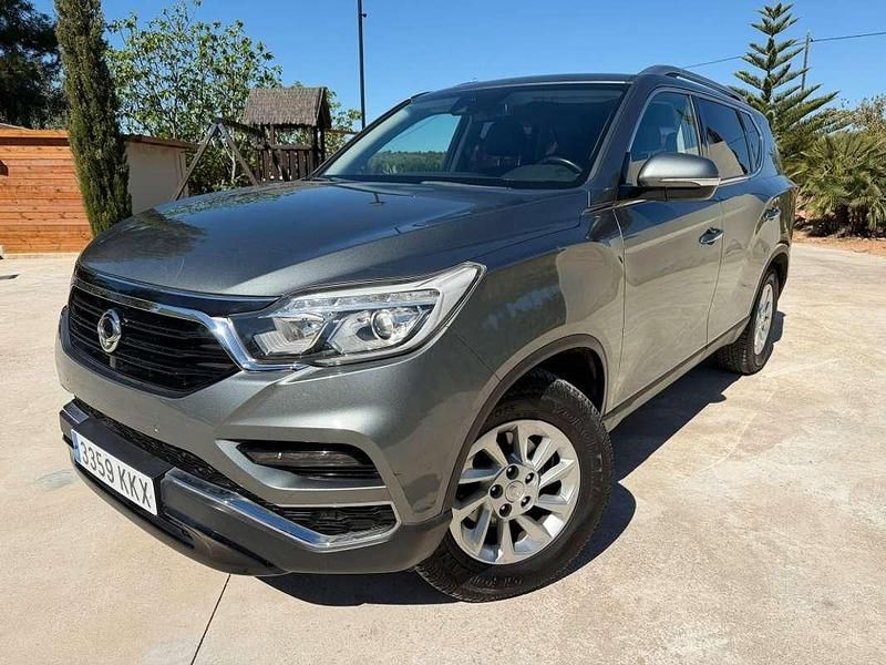 Usado Ssangyong (KGM) Rexton 181 CV (133 kW) 2018 Gris SUV
