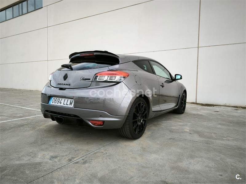 Usado Renault Mégane III Trophy 275 CV (202 kW) 2014 Gris / plata Coupe