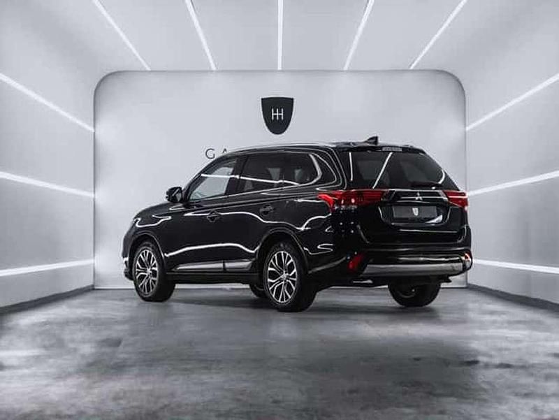 Usado Mitsubishi Outlander Motion 150 CV (110 kW) 2017 Negro SUV