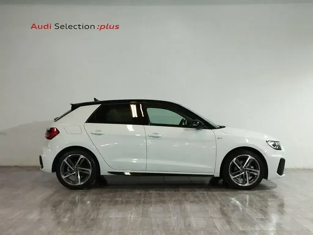 Usado Audi A1 Black Edition 116 CV (85 kW) 2025 Blanco SUV
