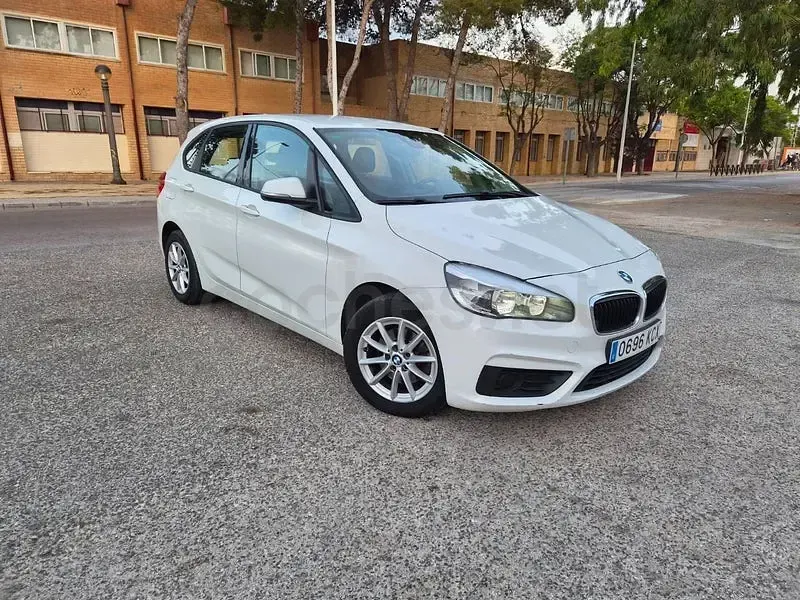 Usado BMW 216 Active Tourer 116 CV (85 kW) 2017 Blanco Monovolumen