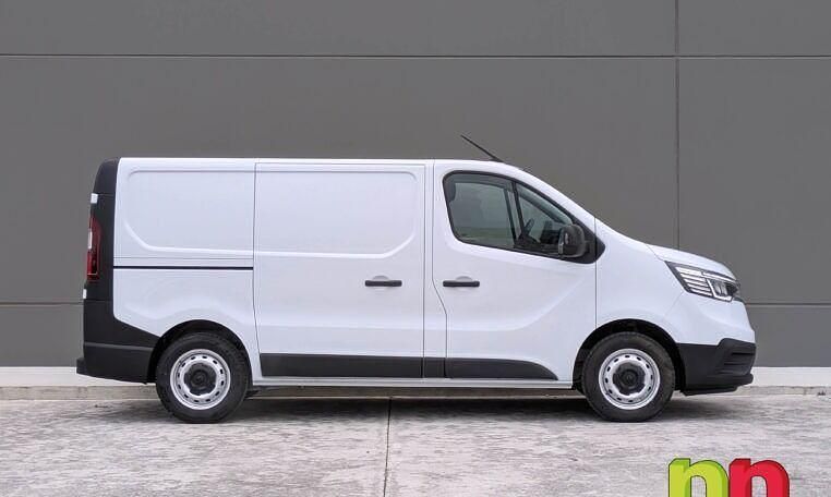 Usado Renault Trafic 130 CV (95 kW) 2023 Blanco Monovolumen