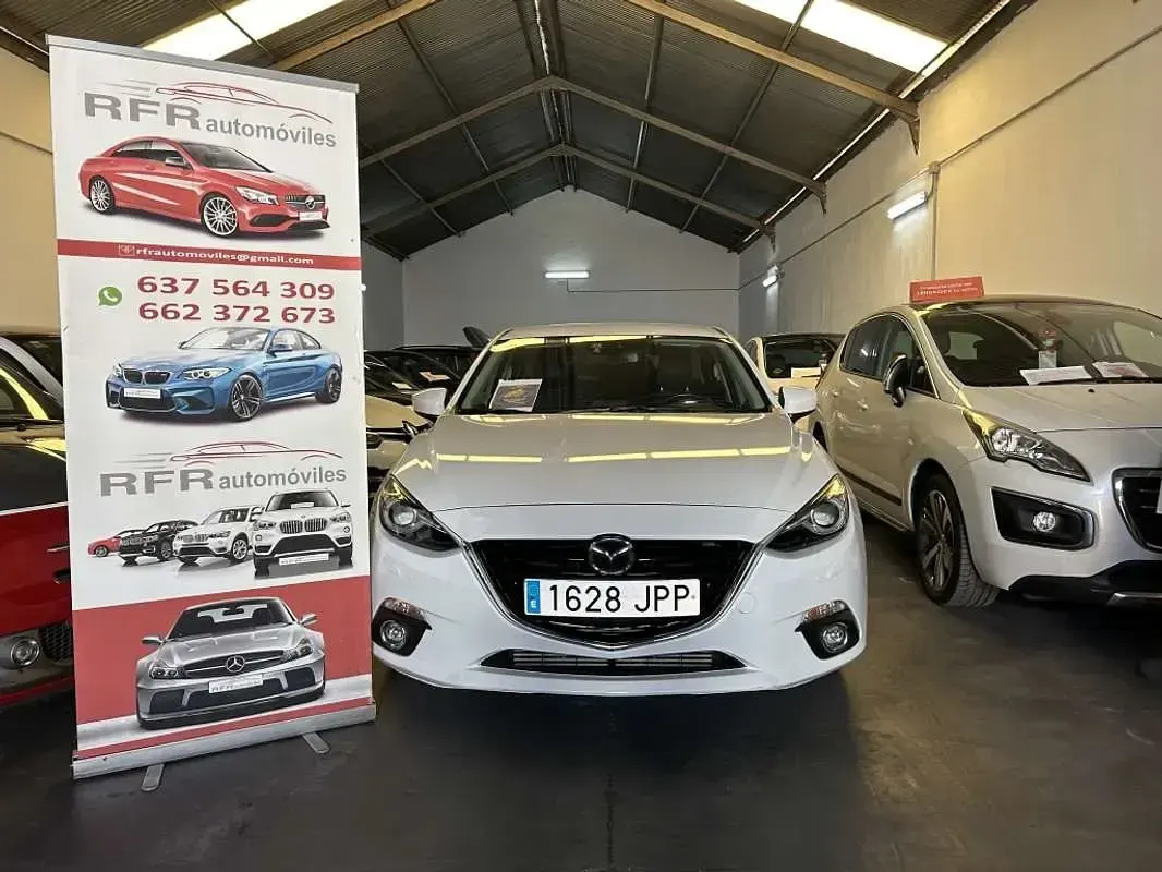 Usado Mazda 3 Luxury 150 CV (110 kW) 2016 Blanco Utilitario
