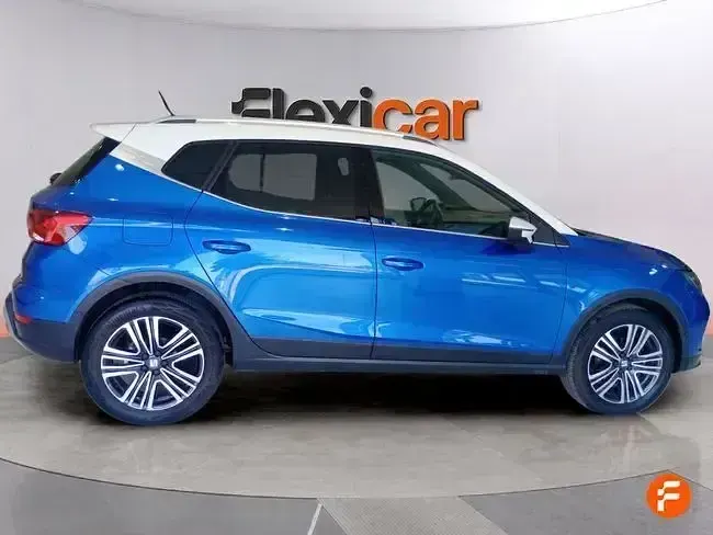 Usado Seat Arona Xperience 115 CV (84 kW) 2025 Azul SUV