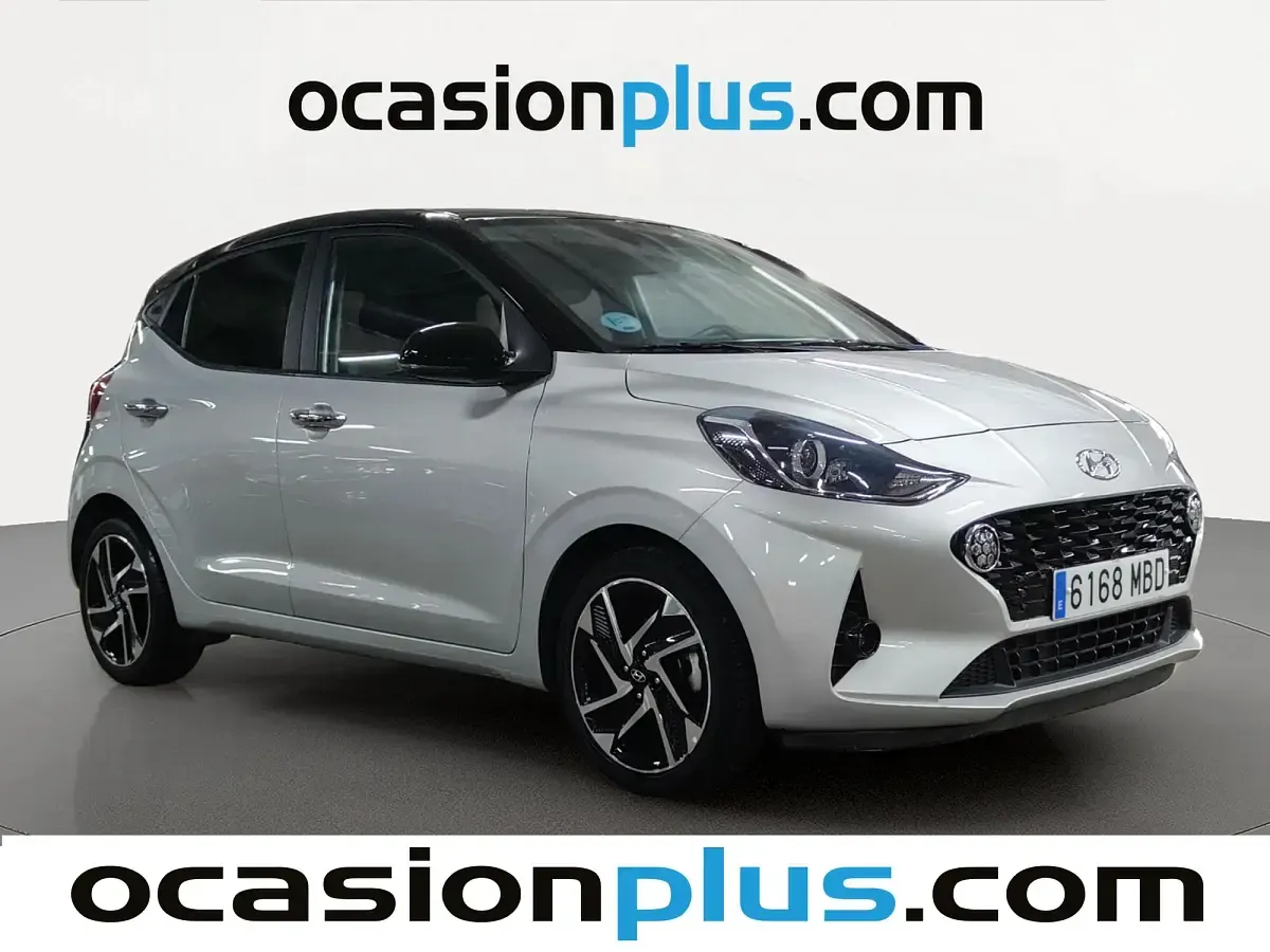 Usado Hyundai i10 84 CV (61 kW) 2022 Gris plata Utilitario
