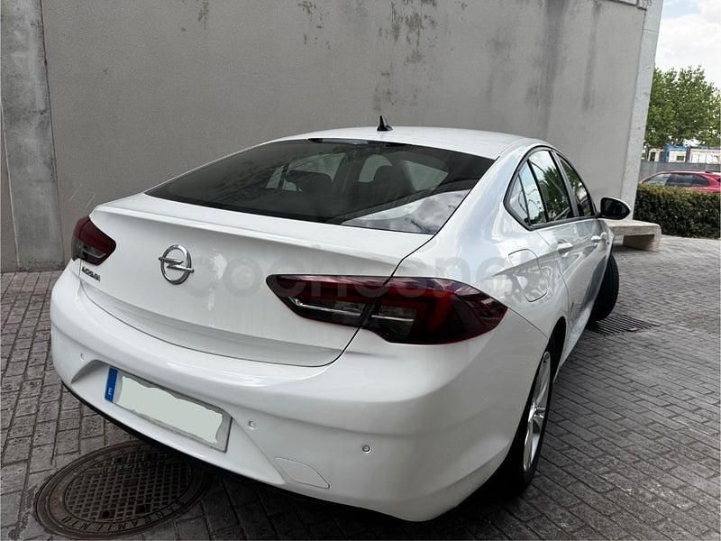 Usado Opel Insignia 140 CV (102 kW) 2019 Blanco Berlina