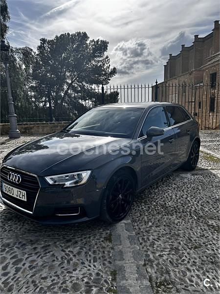 Gris / plata Usado 2017 Audi A3 Sportback Sport Utilitario | 14.500 € (Precio justo) - Imagen 1/4