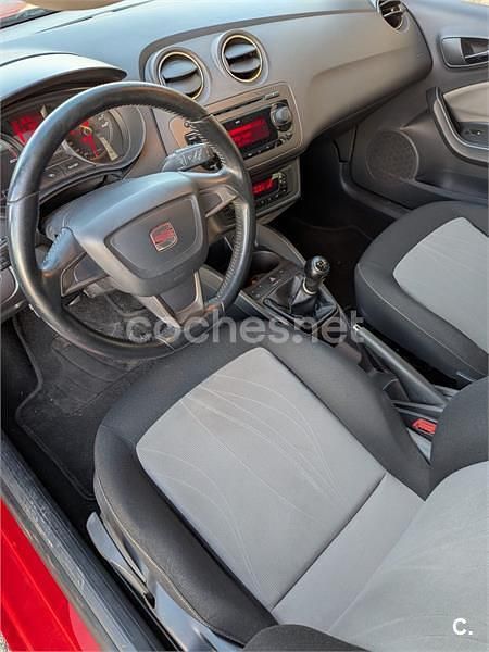 Usado Seat Ibiza Style 90 CV (66 kW) 2012 Rojo Berlina