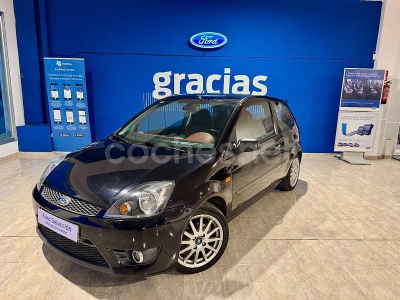 Negro Usado 2007 Ford Fiesta Sport Utilitario | 4800 € (Caro) - Imagen 1/4