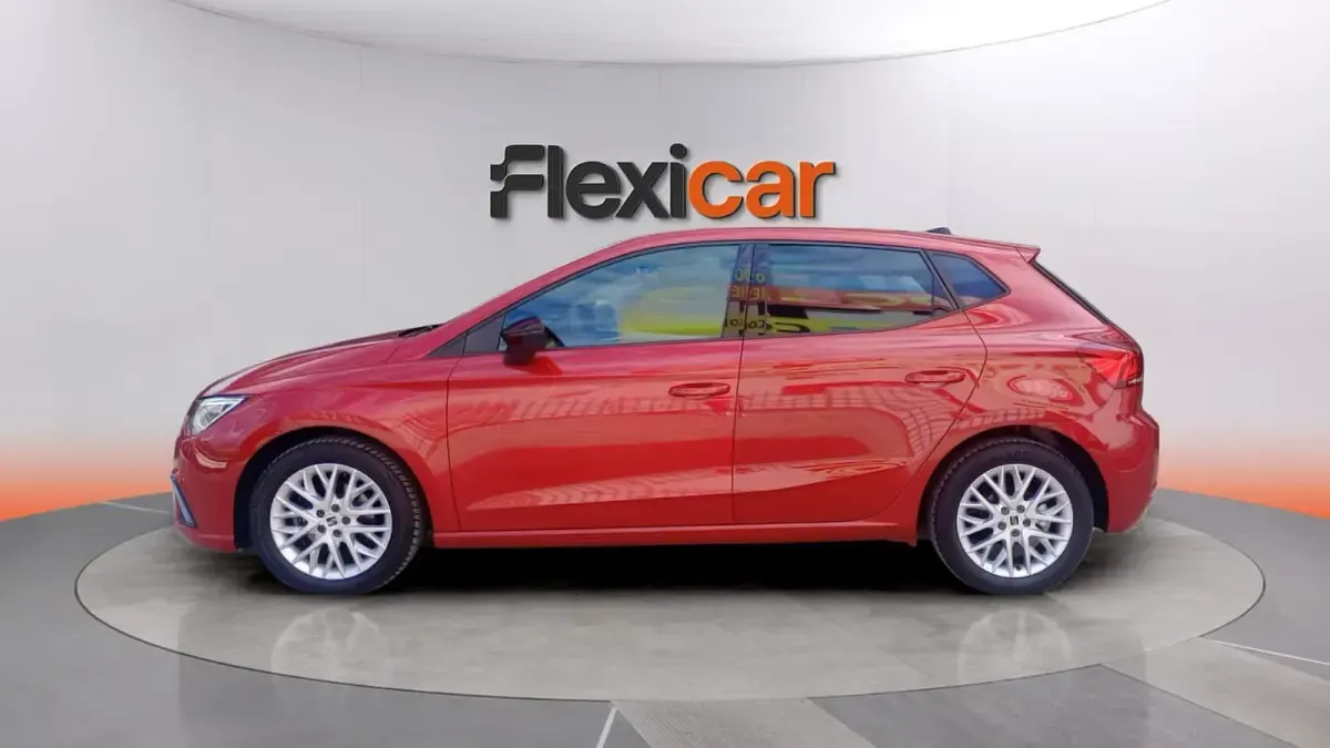 Usado Seat Ibiza FR 110 CV (80 kW) 2023 Granate Utilitario