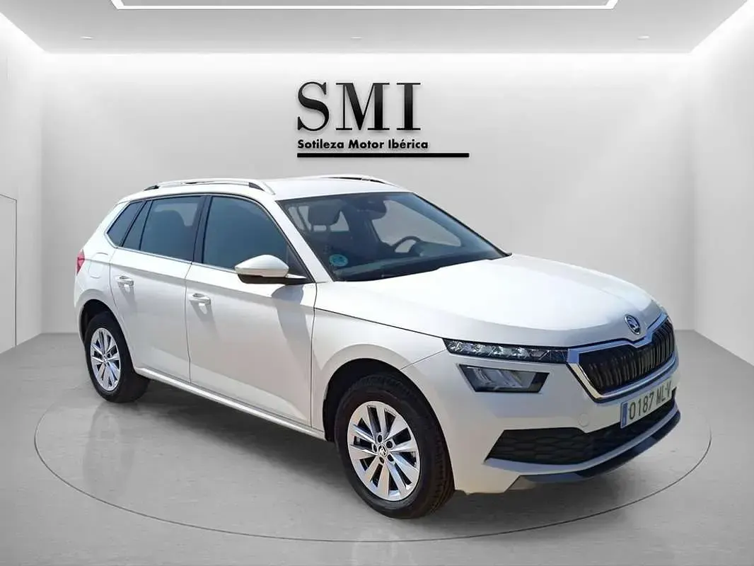 Usado Skoda Kamiq Ambition 110 CV (80 kW) 2023 Blanco SUV