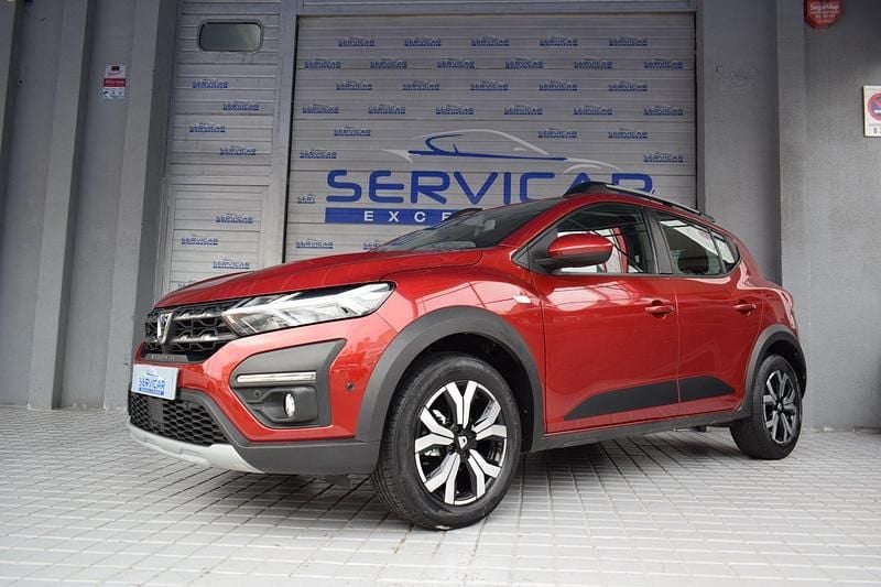 Granate Usado 2022 Dacia Sandero Essentiel Utilitario | 14.950 € (Precio justo) - Imagen 1/4