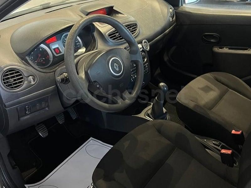 Usado Renault Clio IV Dynamique 90 CV (66 kW) 2014 Blanco Berlina