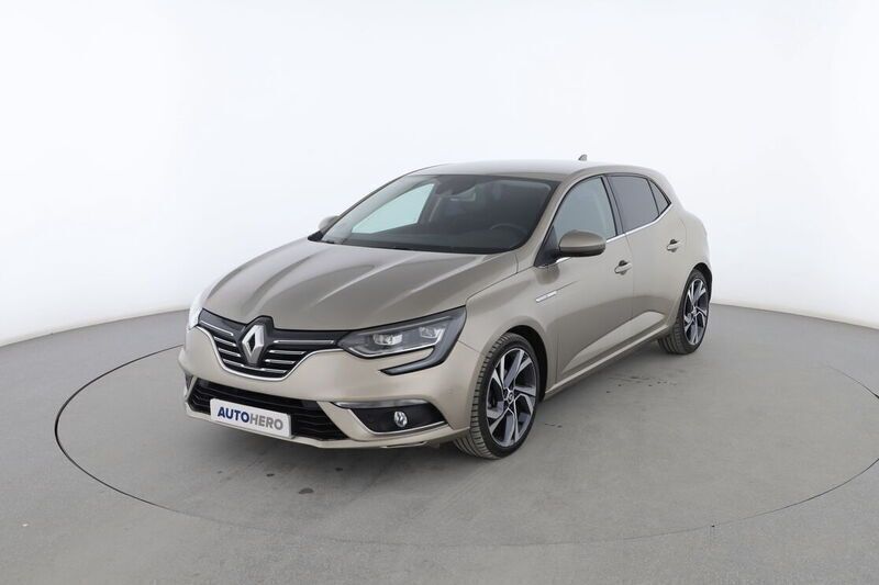 Dorado Usado 2016 Renault Mégane III Zen Utilitario | 12.899 € (Un poco caro) - Imagen 1/4