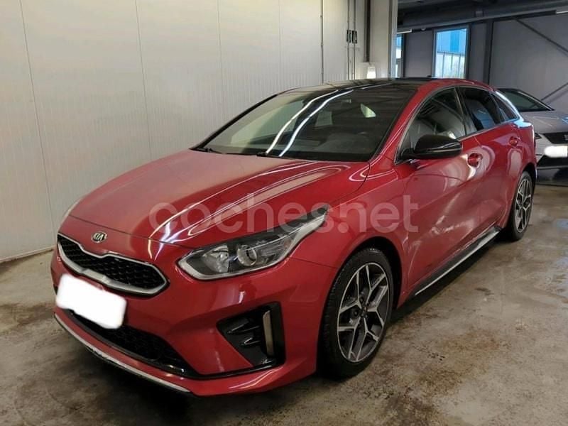 Usado Kia ProCeed GT-Line 160 CV (117 kW) 2021 Granate Familiar
