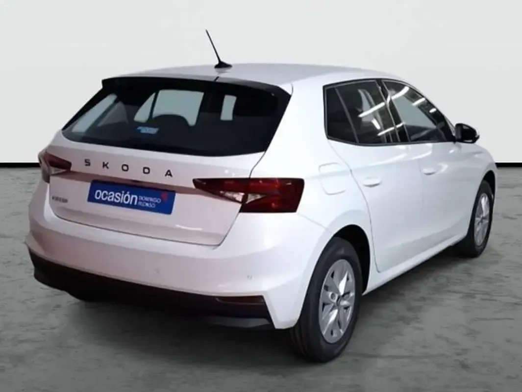 Usado Skoda Fabia Selection 116 CV (85 kW) 2026 Blanco Utilitario