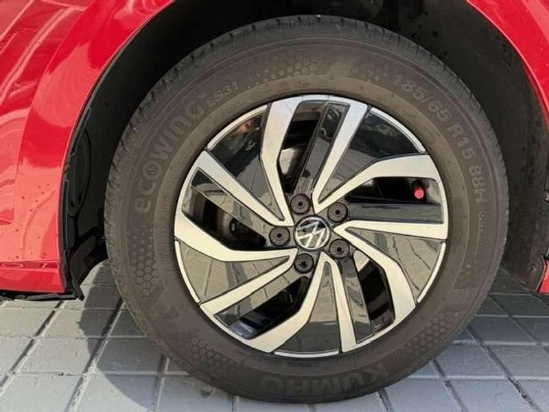 Usado VW Polo 71 CV (52 kW) 2024 Rojo Utilitario