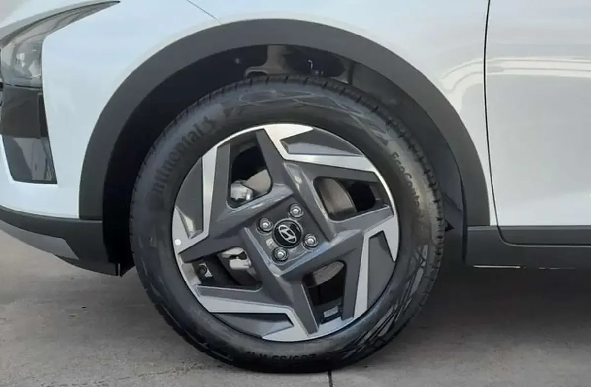 Usado Hyundai Bayon 101 CV (74 kW) 2025 Blanco SUV