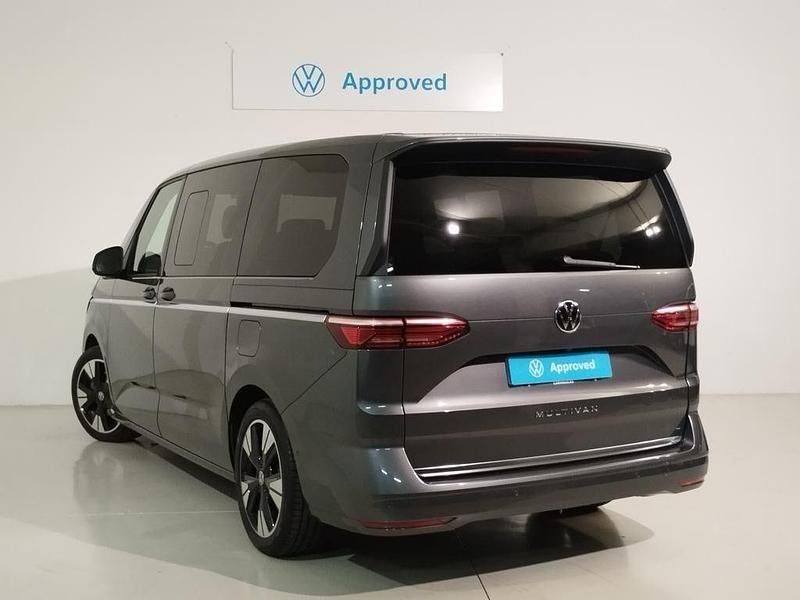 Usado VW Multivan Style 150 CV (110 kW) 2025 Gris Van