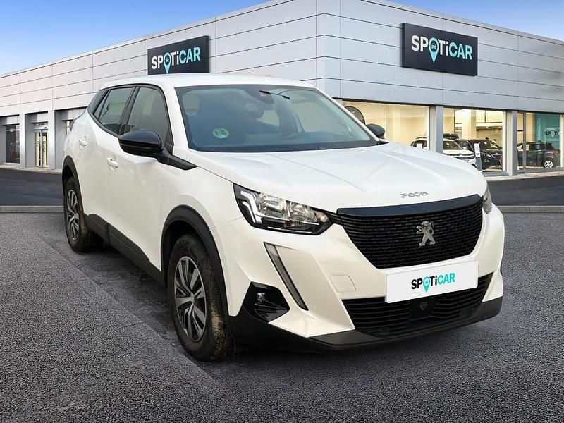 Usado Peugeot 2008 Active 100 CV (73 kW) 2022 Blanco SUV