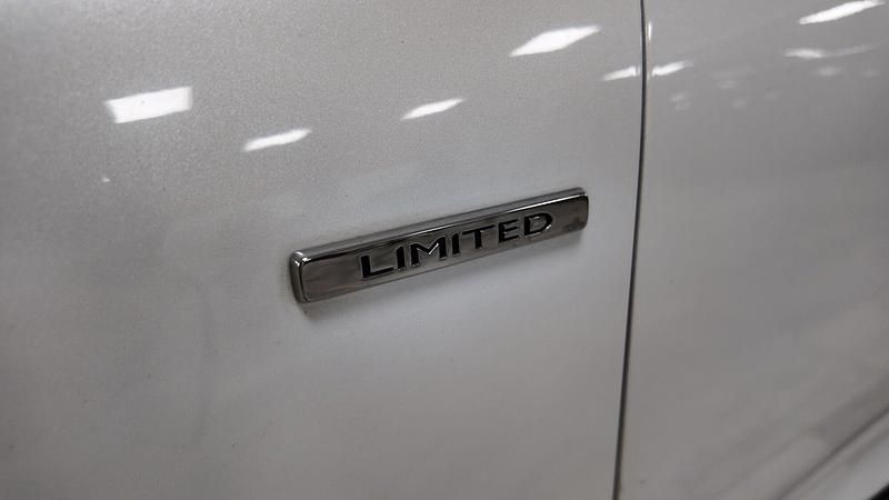 Usado Renault Clio IV LIMITED 90 CV (66 kW) 2017 Blanco Utilitario