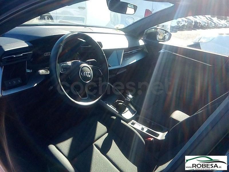 Usado Audi A3 Advanced Plus 116 CV (85 kW) 2024 Gris / plata Berlina