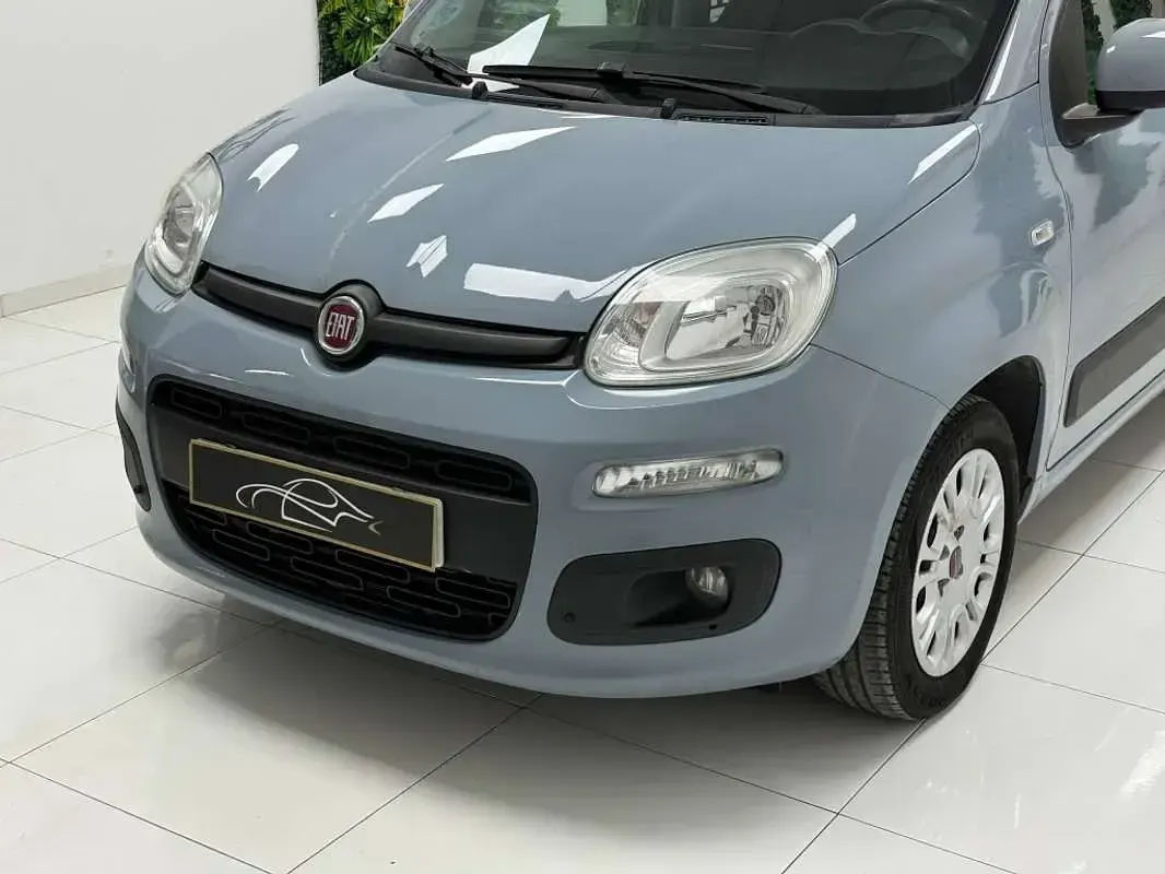 Usado Fiat Panda Lounge 69 CV (50 kW) 2019 Gris Utilitario