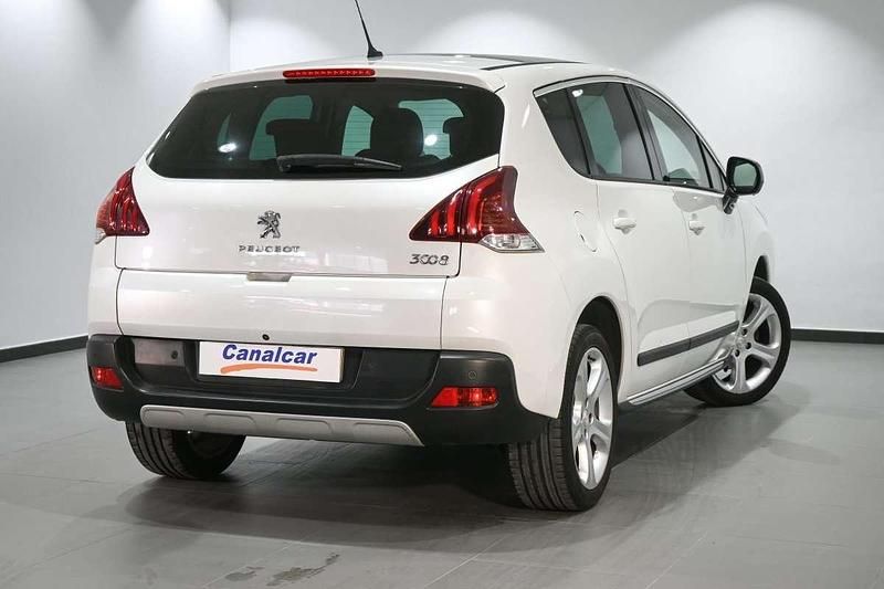 Usado Peugeot 3008 115 CV (84 kW) 2014 Blanco Monovolumen
