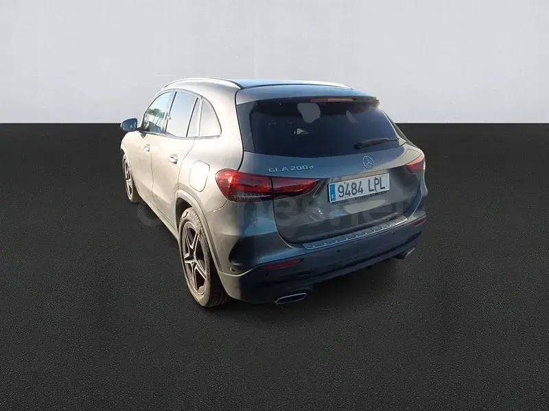 Usado Mercedes GLA200 150 CV (110 kW) 2021 Gris / plata SUV