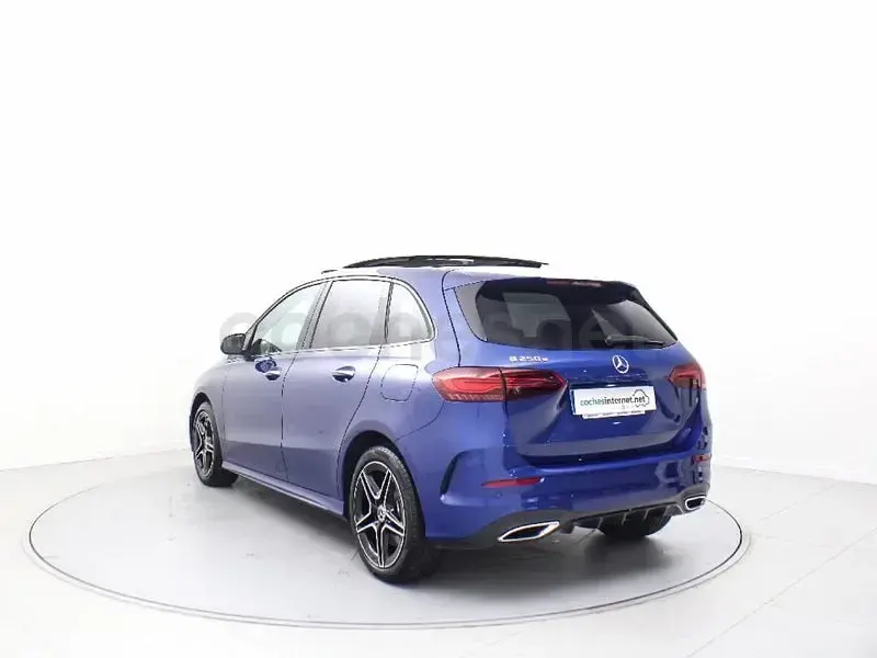 Usado Mercedes B250e 218 CV (160 kW) 2025 Azul espectral Utilitario