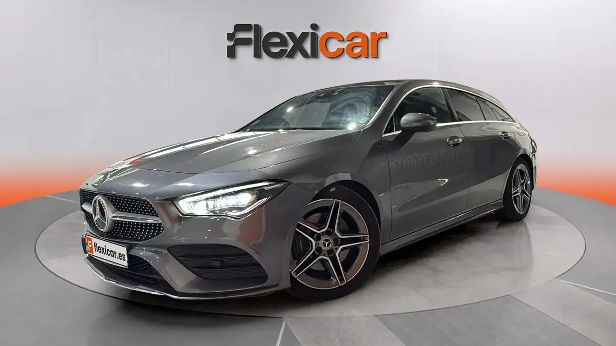 Usado Mercedes CLA200 Shooting Brake 150 CV (110 kW) 2020 Gris Familiar