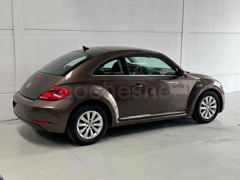 Usado VW Beetle Design 105 CV (77 kW) 2013 Marrón Utilitario