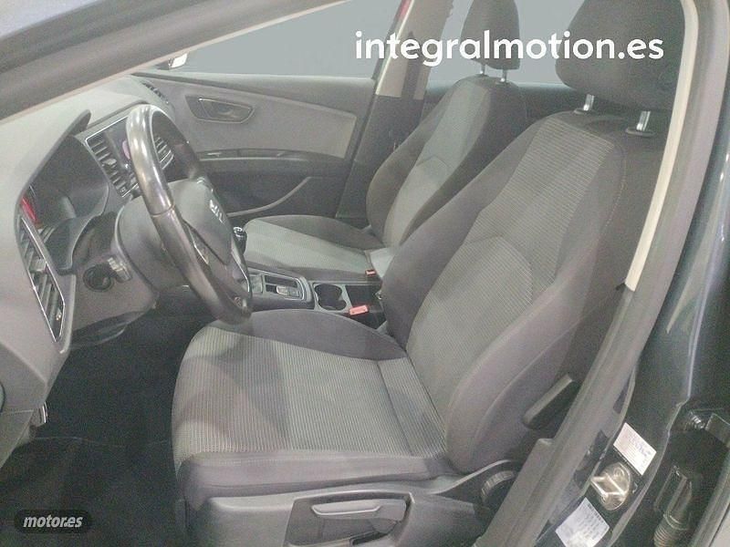 Usado Seat Leon ST 130 CV (95 kW) 2020 Gris Familiar