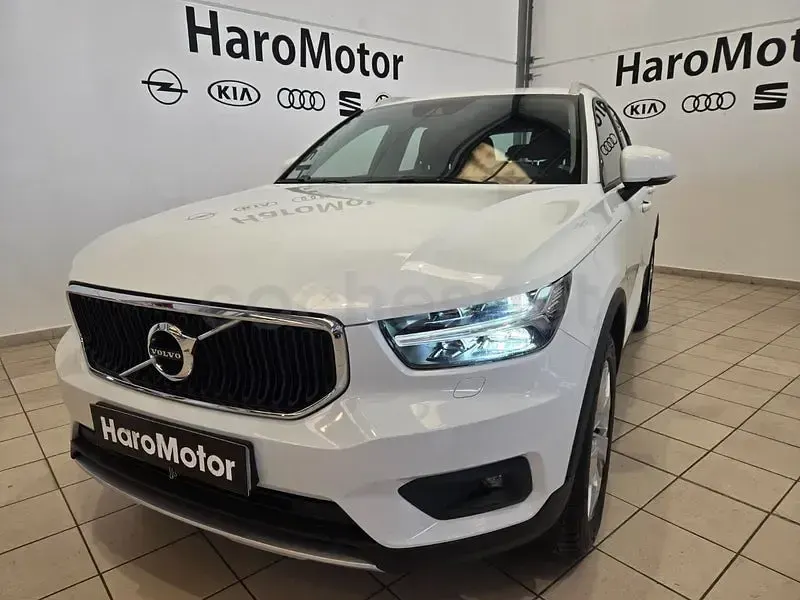Käytetty Volvo XC40 Business Edition 163 HP (119 kW) 2019 Valkoinen Katumaasturi