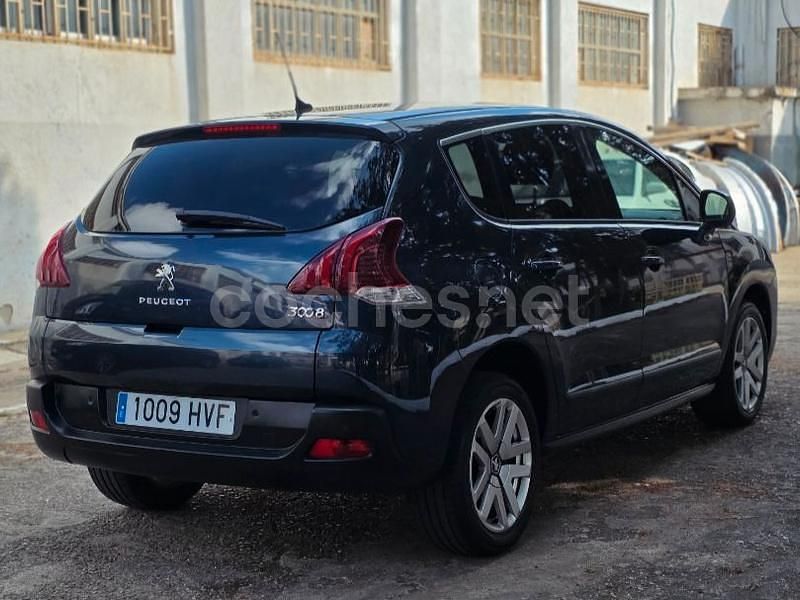 Usado Peugeot 3008 Access 115 CV (84 kW) 2013 Azul Berlina