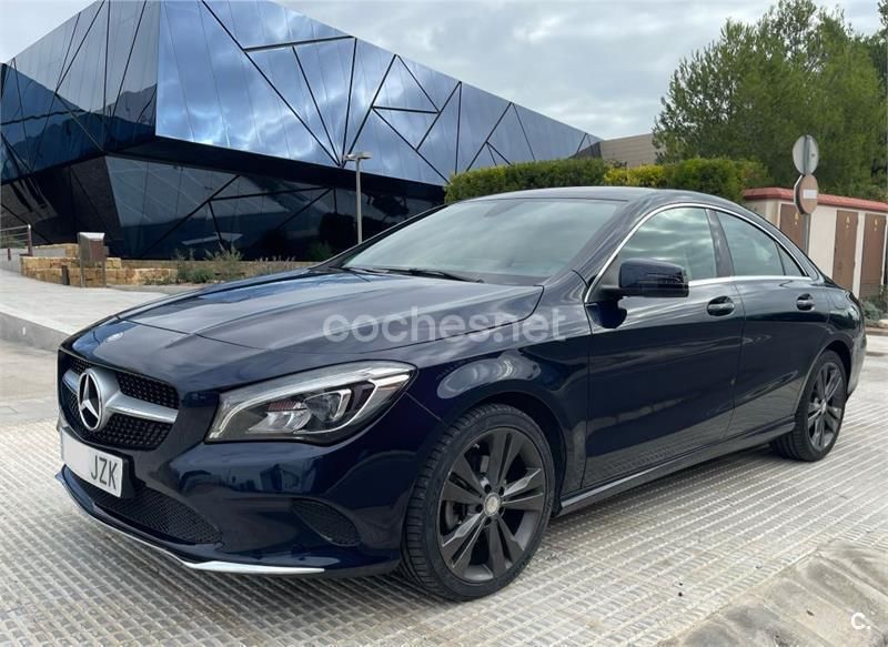 Azul Usado 2017 Mercedes CLA200 Urban Berlina | 19.900 € (Buen precio) - Imagen 1/4