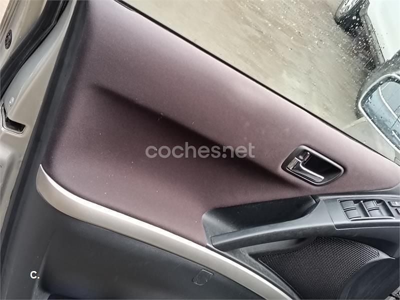 Usado Toyota Corolla Verso Sol 129 CV (94 kW) 2006 Beige Monovolumen