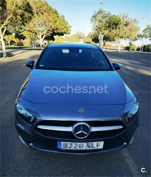 Usado Mercedes A200 156 CV (114 kW) 2018 Gris / plata Berlina