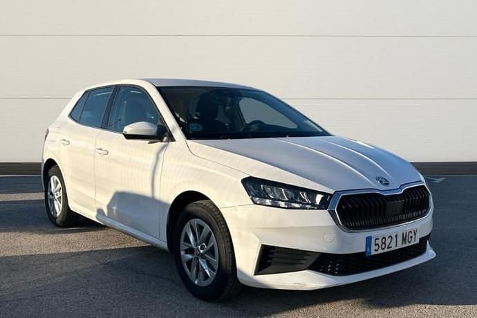 Usado Skoda Fabia Ambition 80 CV (58 kW) 2023 Blanco Utilitario